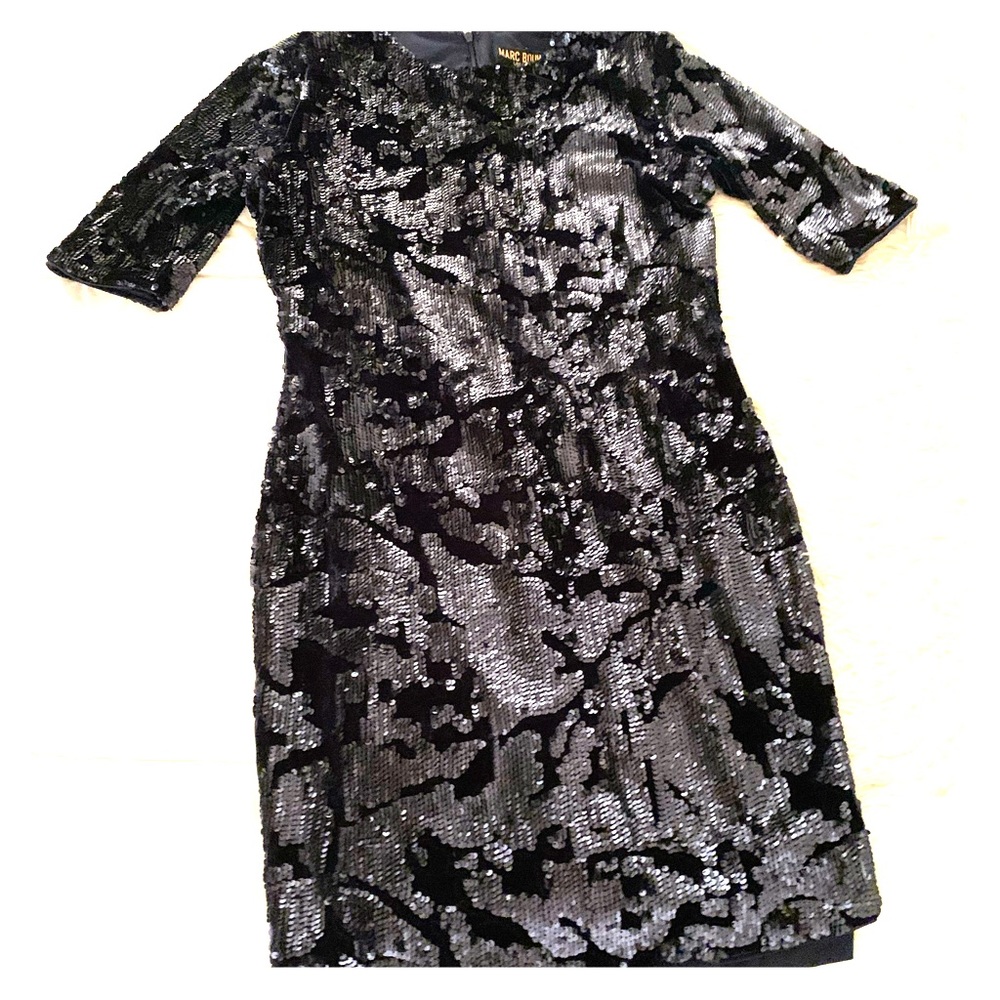 Sparkly cocktail dress w/ velvet detail.